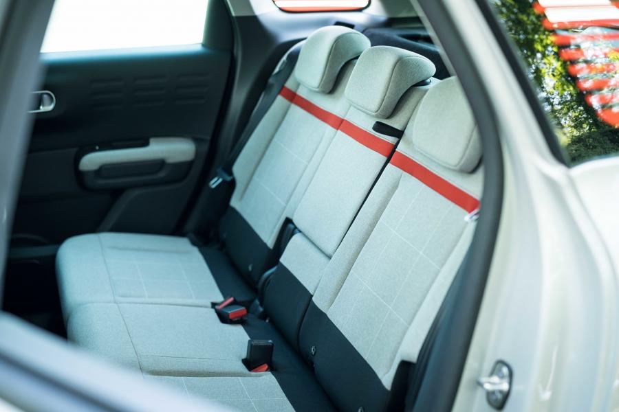 Интерьер Citroen C3 Aircross 2019 года  (JP) (фото 17 из 31)